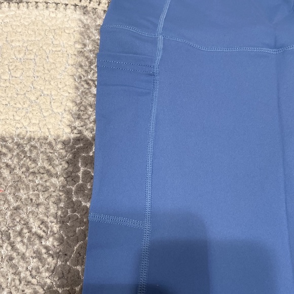 Women’s Sketchers Workout Leggings - Picture 3 of 6